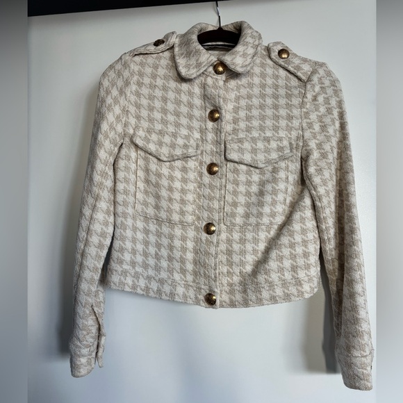 Zara Jackets & Blazers - Zara Beige Houndstooth Blazer with Gold Buttons